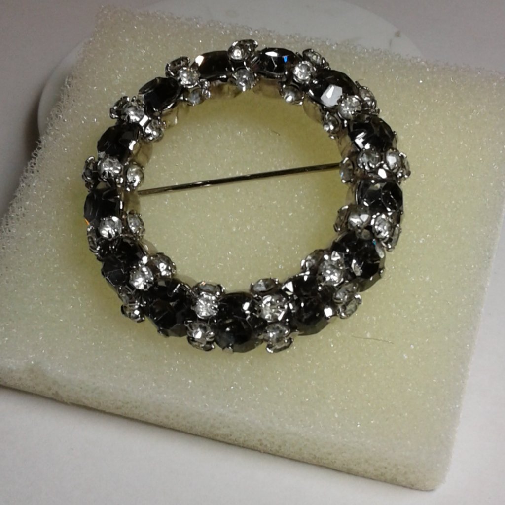 Vintage Warner Rhinestone Smoky Grey & Clear Rhinestone Wreath Brooch